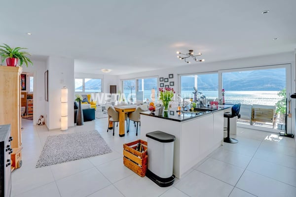 Helle & moderne Wohnung mit grosser Terrasse sowie Panoramablick in Brissago zu verkaufen 3