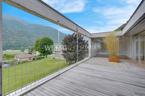 Moderne Villa mit grosszügigen Terrassen & Garten zum Verkauf in Bironico 12