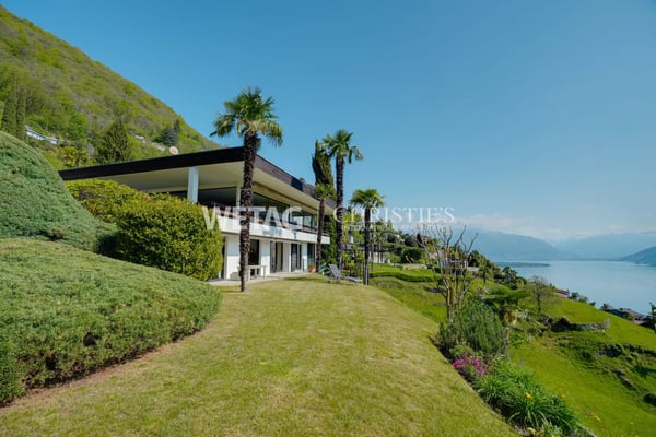 Brissago: Zu verkaufen grosszügige Villa mit herrlichem Seeblick, viel Natur & absoluter Ruhe, ideal auch als Ferienresidenz 1