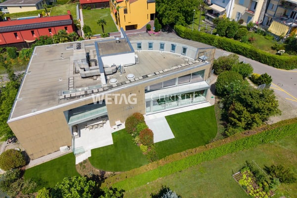 Grosszügige, vollständig renovierte 4.5-Zimmer-Wohnung in Lugano-Comano zu verkaufen, ideal als Erst- oder Zweitwohnsitz 1