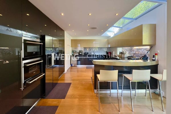 Exklusive Villa mit herrlichem Seeblick & idyllischem Garten in Brissago zu verkaufen, auch ideal als Ferienresidenz 6
