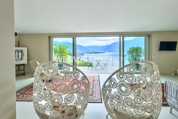 Ronco sopra Ascona: Moderne Zweifamilienvilla mit zwei Wohnungen & herrlichem Seeblick zu verkaufen 1