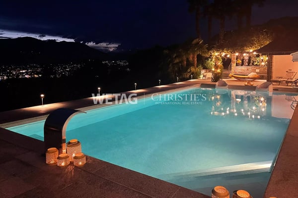 Elegante mediterrane Villa mit Swimmingpool, Poolhaus & spektakulärer Seesicht zum Verkauf in Lugano-Pugerna 12