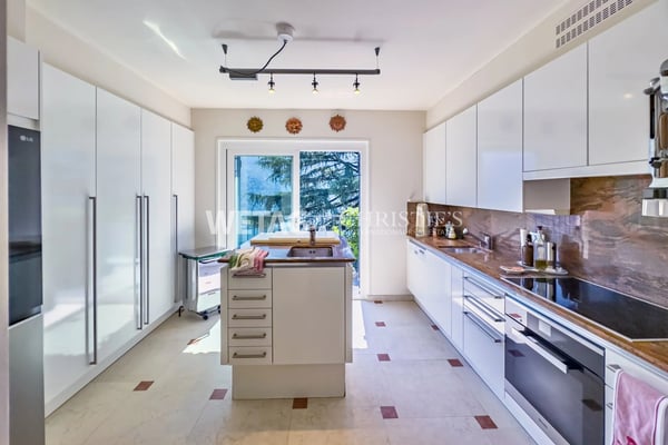 Mediterranes Flair am Luganersee: Elegante Villa mit Pool & Seeblick zu verkaufen, auch als Zweitwohnsitz möglich 7