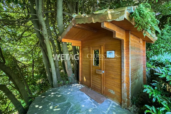 Mediterranes Flair am Luganersee: Elegante Villa mit Pool & Seeblick zu verkaufen, auch als Zweitwohnsitz möglich 13
