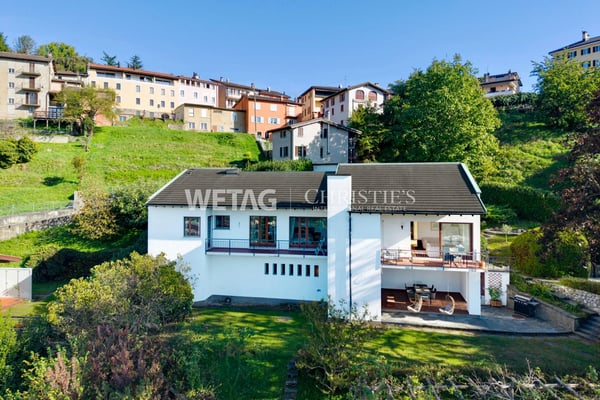 Einladende Villa mit Aussenpool & viel Privatsphäre in Lugano-Montagnola zu verkaufen ? Zweitwohnsitz möglich
