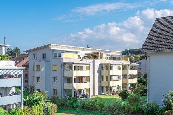 Moderne 1.5-Zimmer-Attikawohnung mit Balkon in Rothrist 1