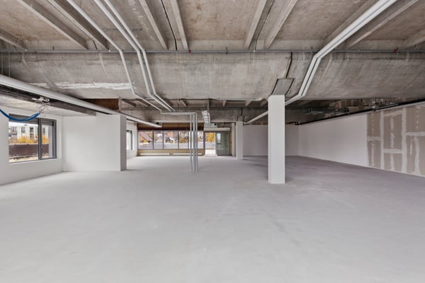 Praxisraum im 2. Stock mit Zugang zur Terrasse - Einkaufszentrum Seepark 10