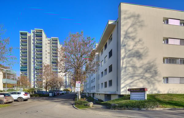 Bei uns ist Ihr Fahrzeug im Trockenen! 17