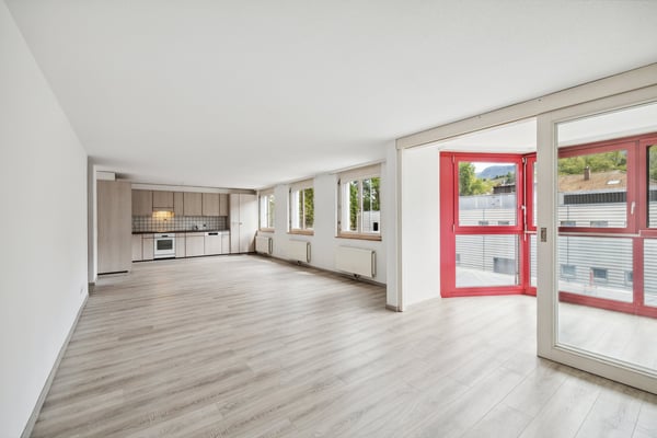 Offre spéciale - Appartement 4 pièces lumineux au 2e étage à Moutier 3