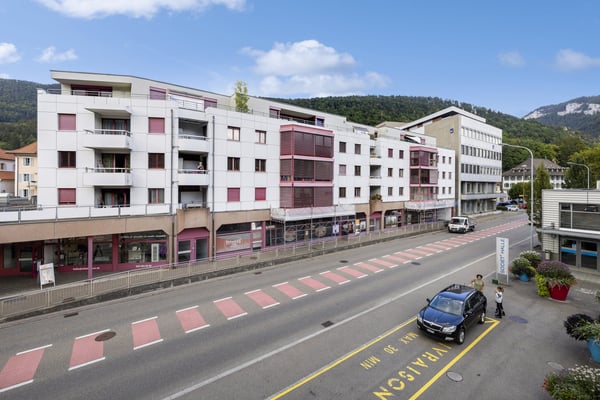 Offre spéciale - Appartement 4 pièces lumineux au 2e étage à Moutier 2