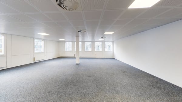 Surface commerciales et administratives au centre-ville 8