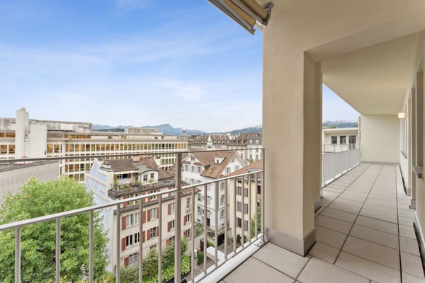 Erstvermietung - Wohnen & Arbeiten mit Reussblick! 10