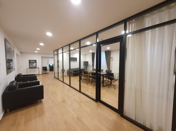 Jolie surface de bureaux proche du centre 3