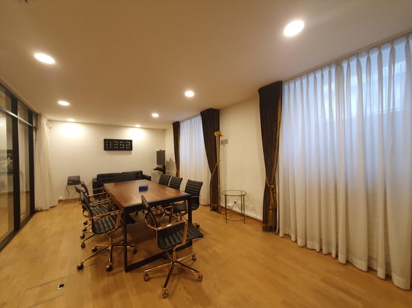 Jolie surface de bureaux proche du centre 4