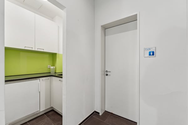 Erstvermietung - Büro/Praxis Nähe Bahnhof & Reuss 4