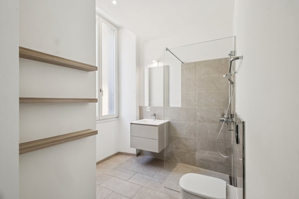 Vicino alla stazione ferroviaria 7