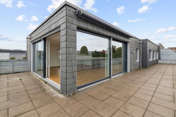 Grosszügige Attika-Wohnung mit Seesicht! 10