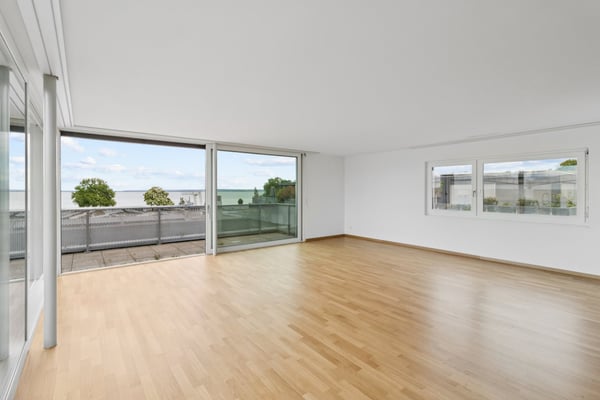 Grosszügige Attika-Wohnung mit Seesicht! 3