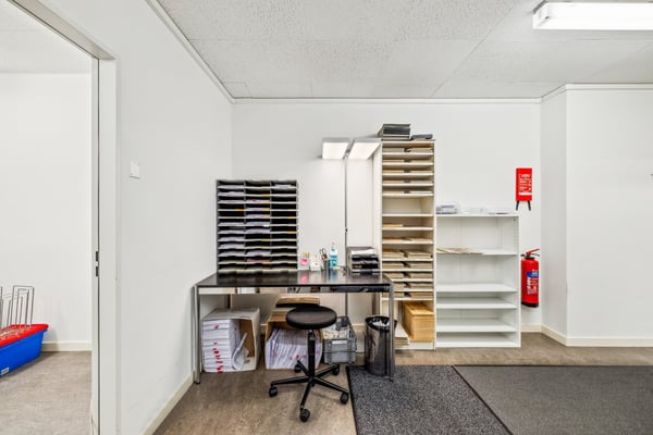 schöne helle Praxis oder Büroraum zwischen Bankverein und Aeschenplatz 4