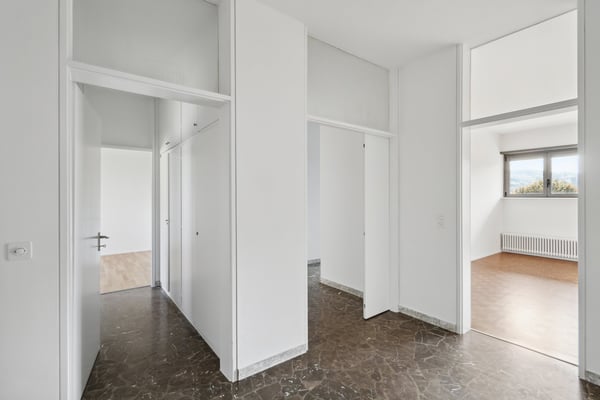 Ampio appartamento in zona strategica e deposito garanzia offerto! 10