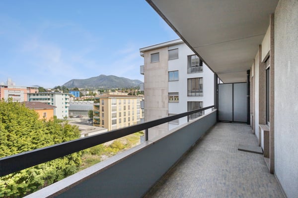 Ampio appartamento in zona strategica e deposito garanzia offerto! 12