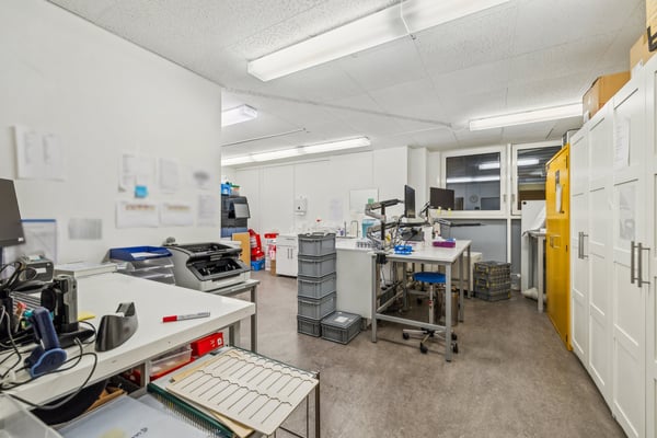 schöne helle Büroräume zwischen Bankverein und Aeschenplatz 4