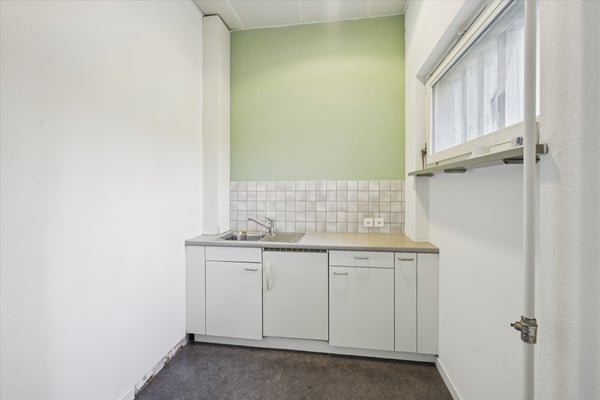 Viel Platz für Ihre Ideen – 350 m² lichtdurchflutete Gewerbefläche in Top-Lag 10