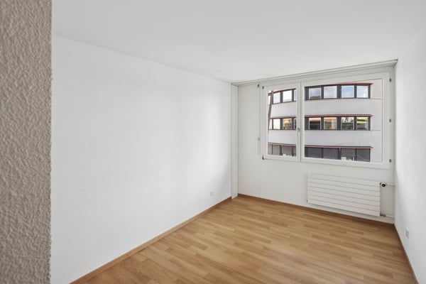 Situé dans le complexe Espacité 9