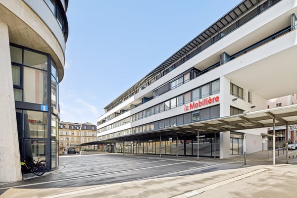 Situé dans le complexe Espacité 1