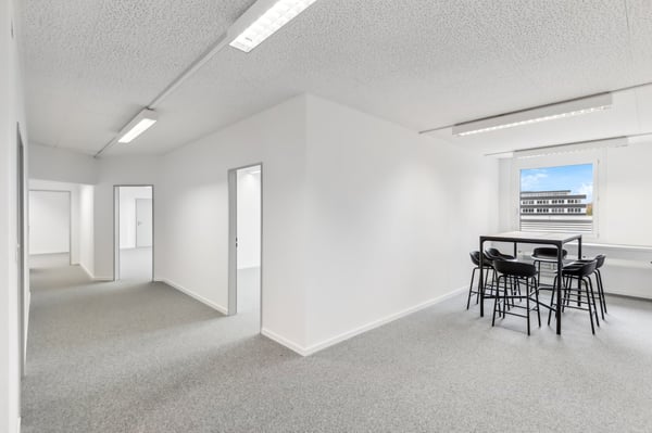Helles Kleinbüro zum Vermieten in Steinhausen 5