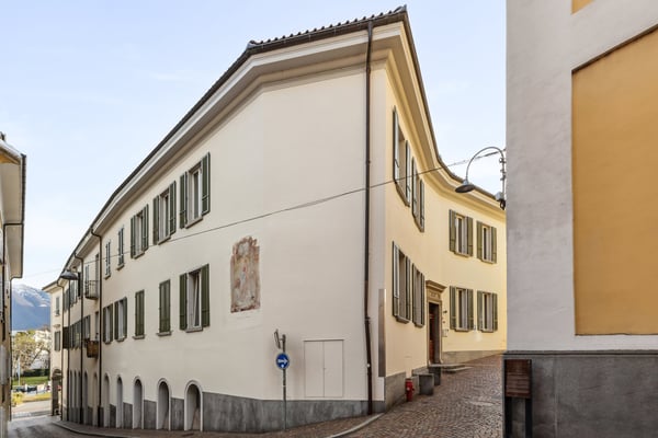 Vicino alla stazione ferroviaria 3