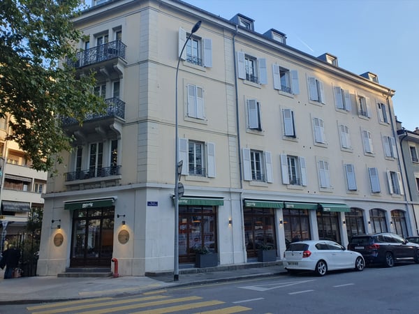 Appartement de 1 pièces mansardé situé aux Acacias 1