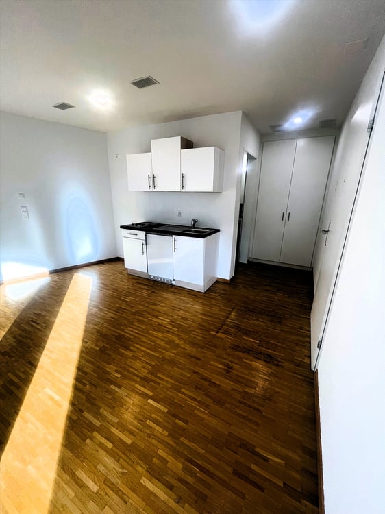 Modernes Büro / Atelier sucht neuen Mieter! 3