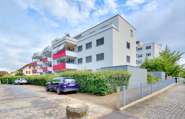 Bei uns steht Ihr Auto im Trockenen! 12