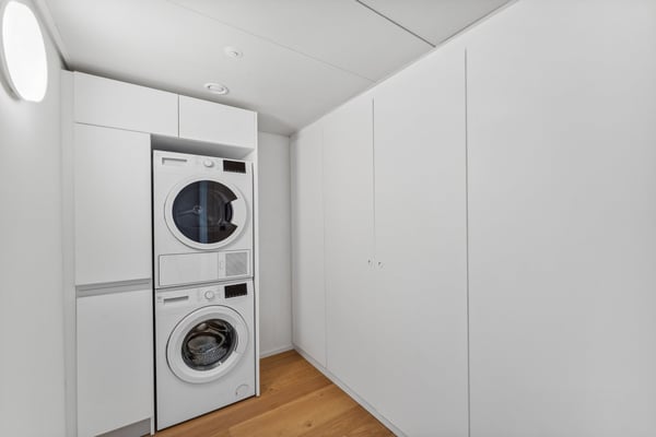 Tower fifty five - metropolitan living spaces 9