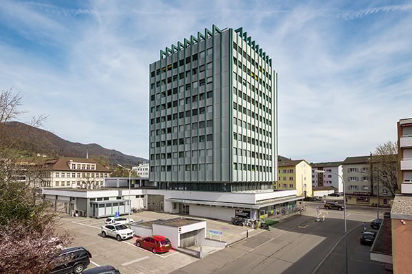 Mieten ohne Kaution - Wohnen über den Dächern im Zentrum von Wettingen! 2