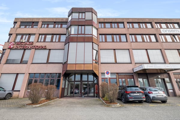 Place de parc dans parking intérieur 18