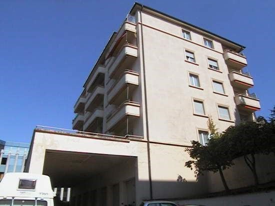 Places de parc extérieures No 8 et 16 à louer jusqu'au 31.12.2026 8