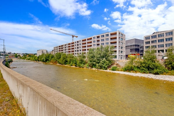 4VIERTEL – Am Ufer der kleinen Emme, mit Blick auf den Pilatus. 1