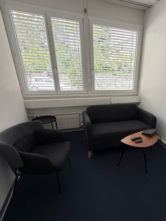 Pendlerfreundliches Büro: Bahnhof in nur 5 Minuten erreichbar 4