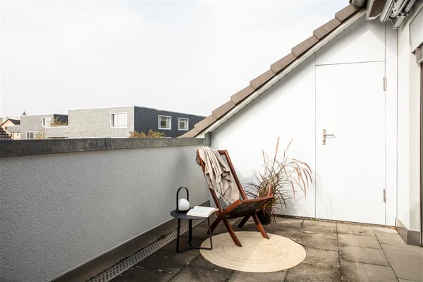 Ruhige Dachwohnung mit Loggia 6