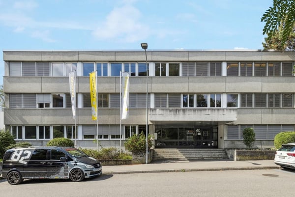 Pendlerfreundliches Büro: Bahnhof in nur 5 Minuten erreichbar 3