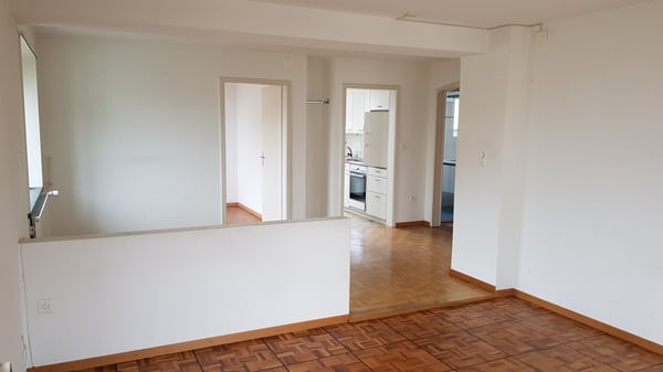Schöne Altbau-Wohnung beim Bahnhof Lyss 2