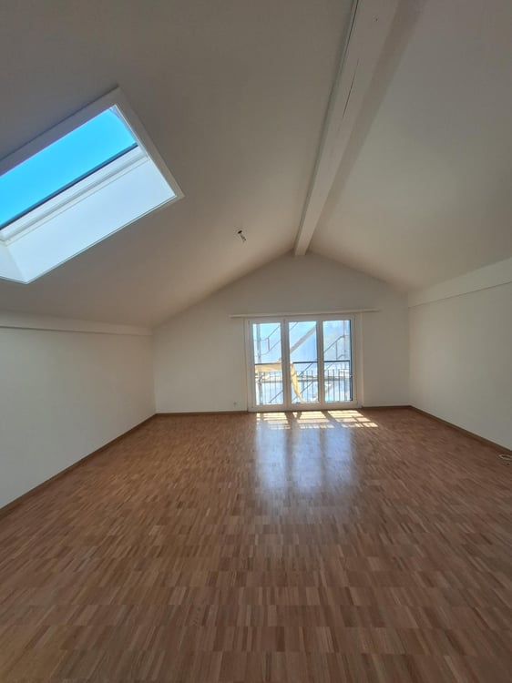 Mieten ohne Kautin - Frisch sanierte und helle Dachwohnung 2