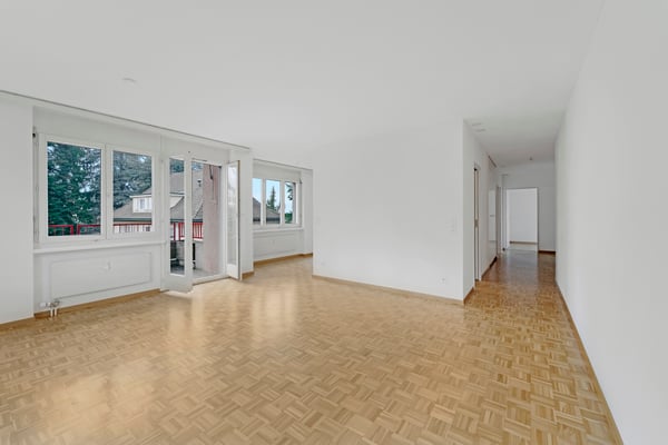Traumhaftes Wohnen im Grünen: Großzügige 4.5-Zimmer Erdgeschosswohnung 2