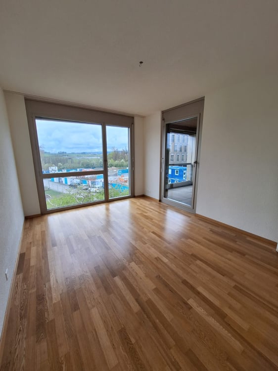 Grosszügige 5.5 ZWG im Cham per sofort zu vermieten! 5