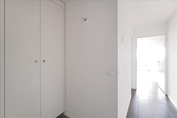 1-helles Wohnzimmer mit integrierter Küche 5