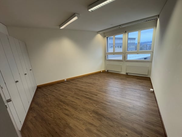 Ausgebautes Büro in Nänikon zu vermieten! 2