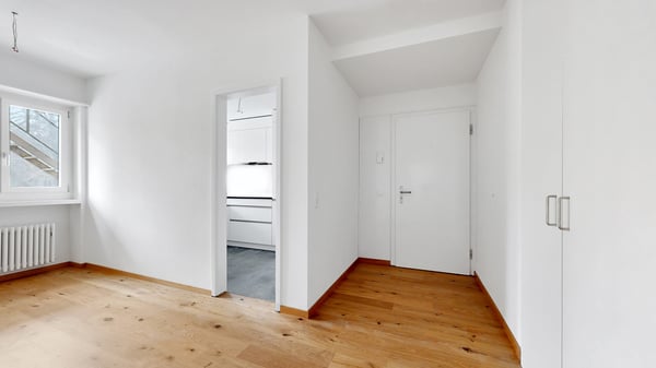 Grosszügige 3.5-Zimmer-Wohnung mit Balkon an zentraler Lage 7